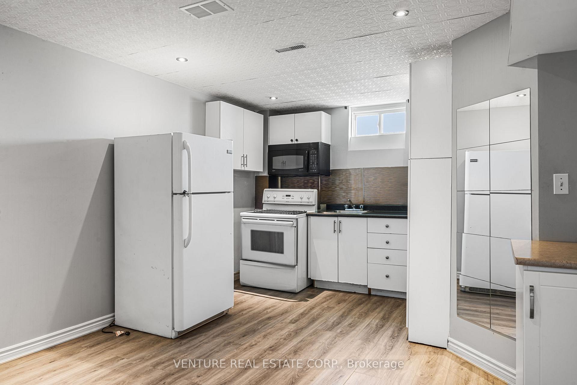 Photo 33 of 53 Chalkfarm Crescent, Brampton, Northwest Sandalwood Parkway — HOMEH