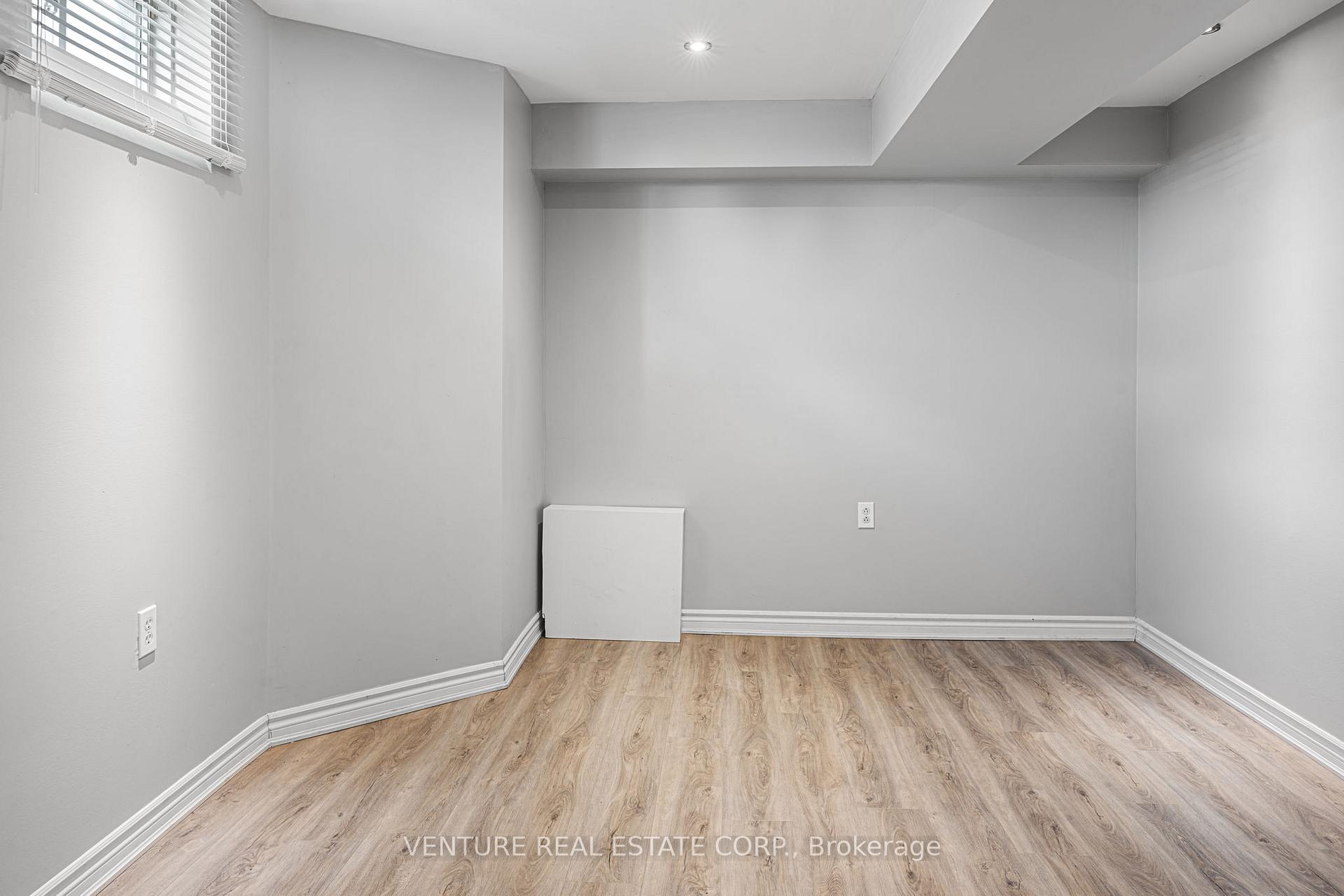 Photo 35 of 53 Chalkfarm Crescent, Brampton, Northwest Sandalwood Parkway — HOMEH
