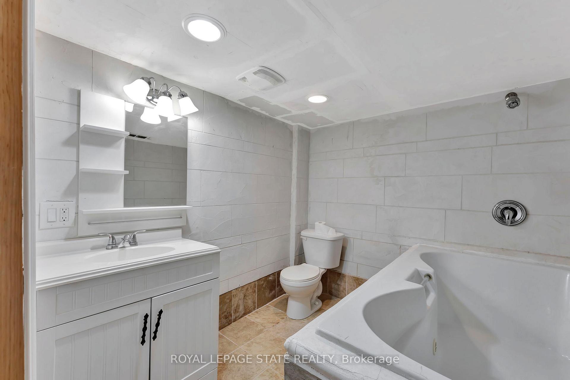Photo 35 of 8 Senator Avenue, Hamilton, Gibson — HOMEH