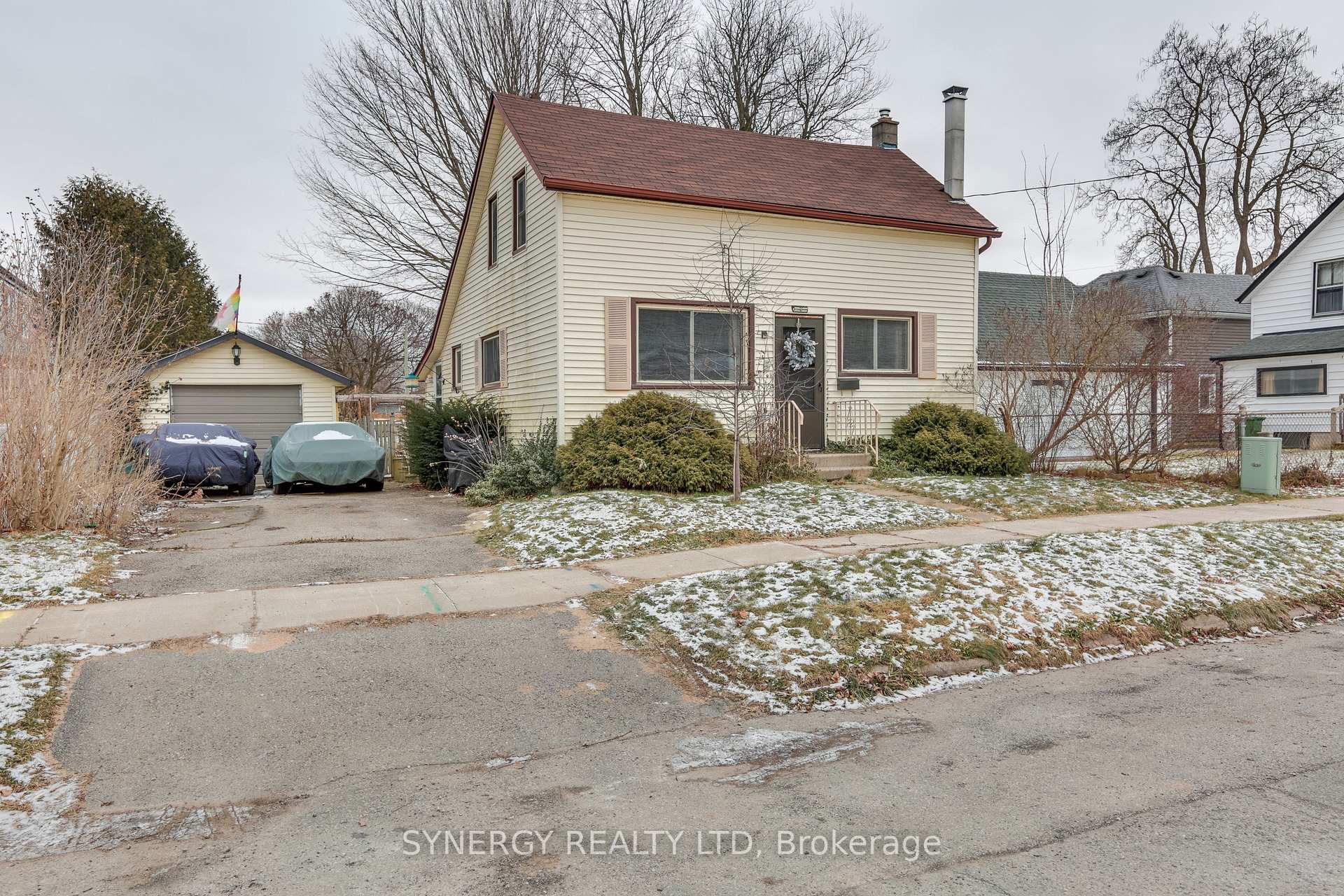 Photo 2 of 5 Miller Street, St. Thomas — HOMEH