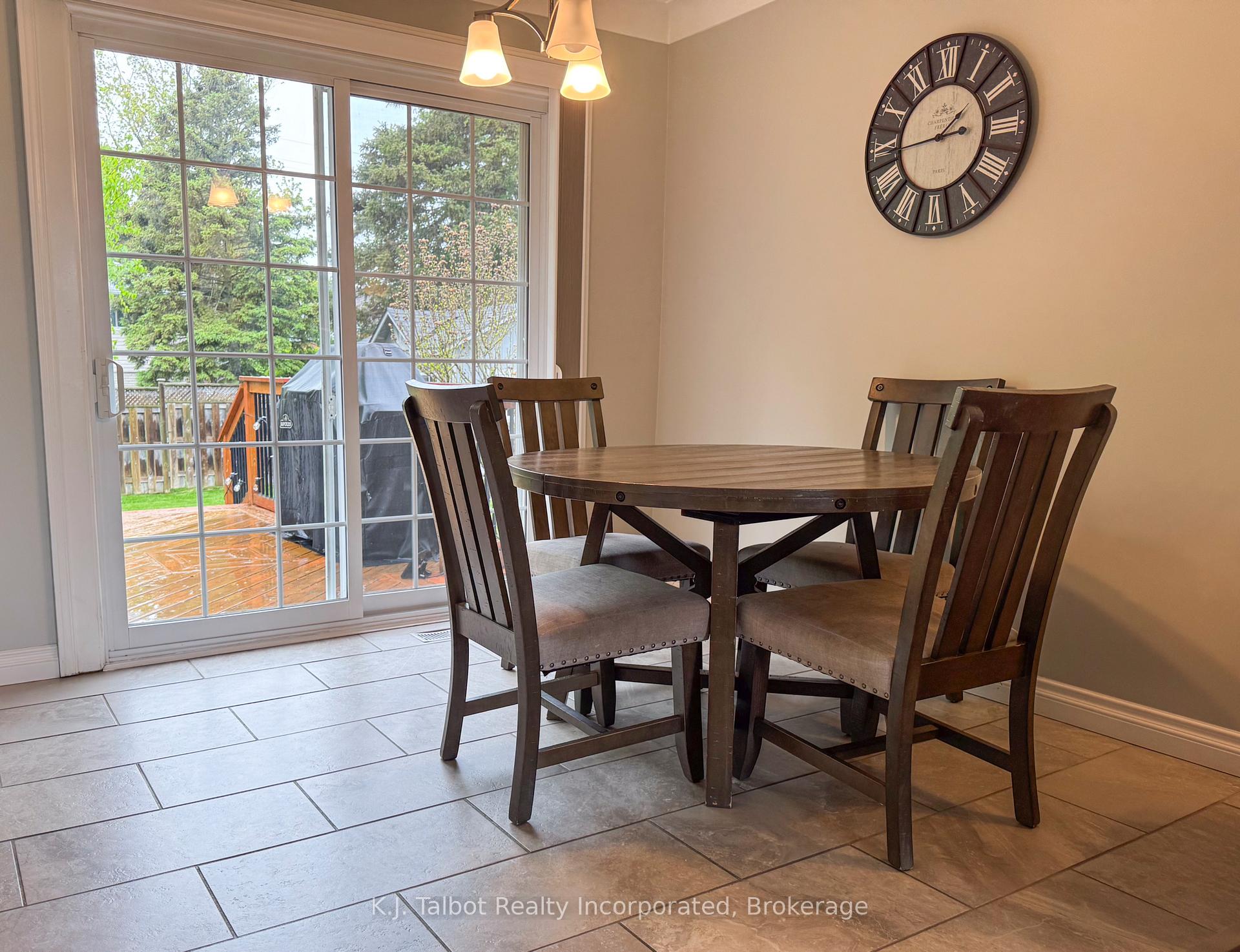 Photo 4 of 250 Catherine Street, Goderich, Goderich Town — HOMEH