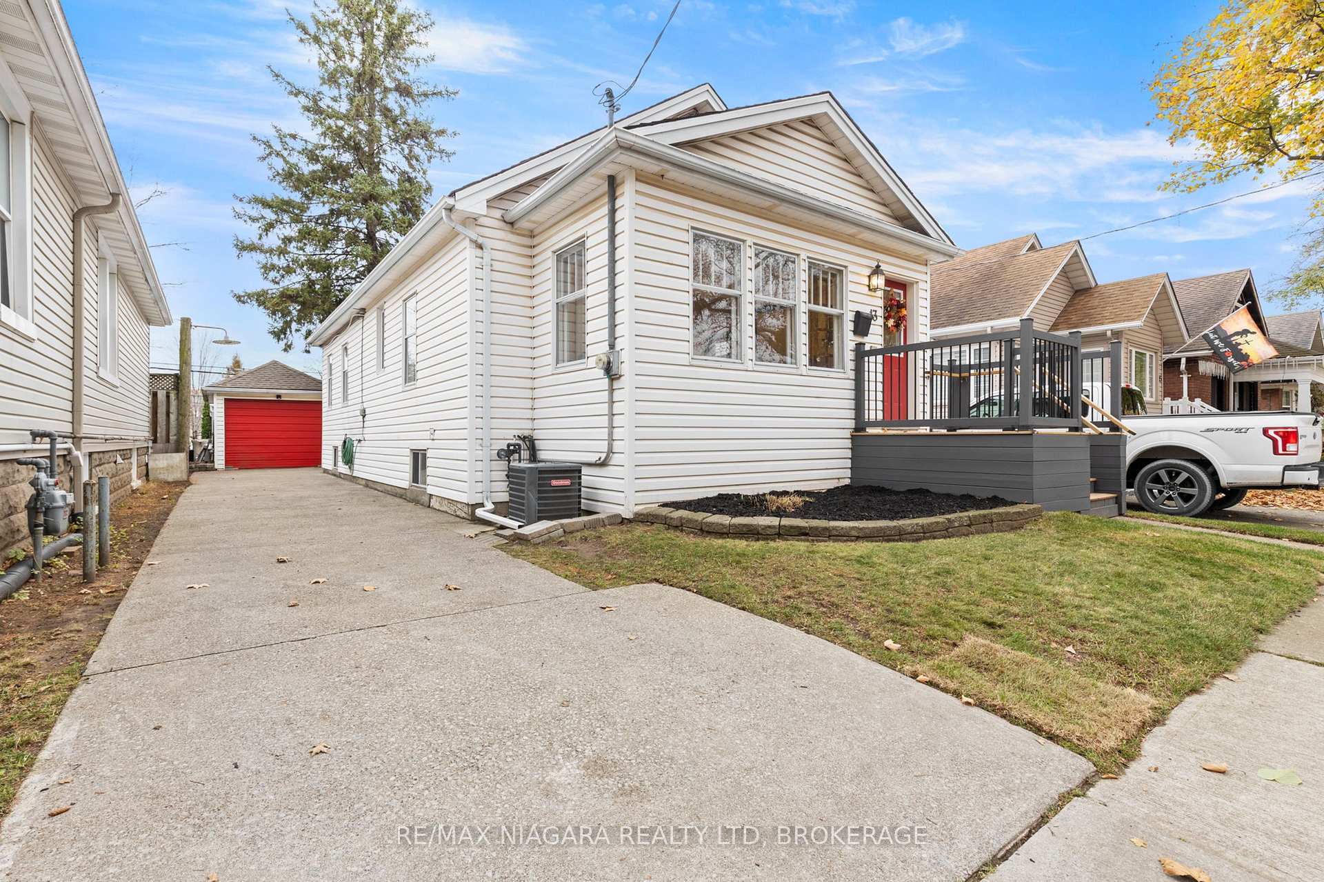 Photo 2 of 13 Linden Street, St. Catharines, Downtown — HOMEH