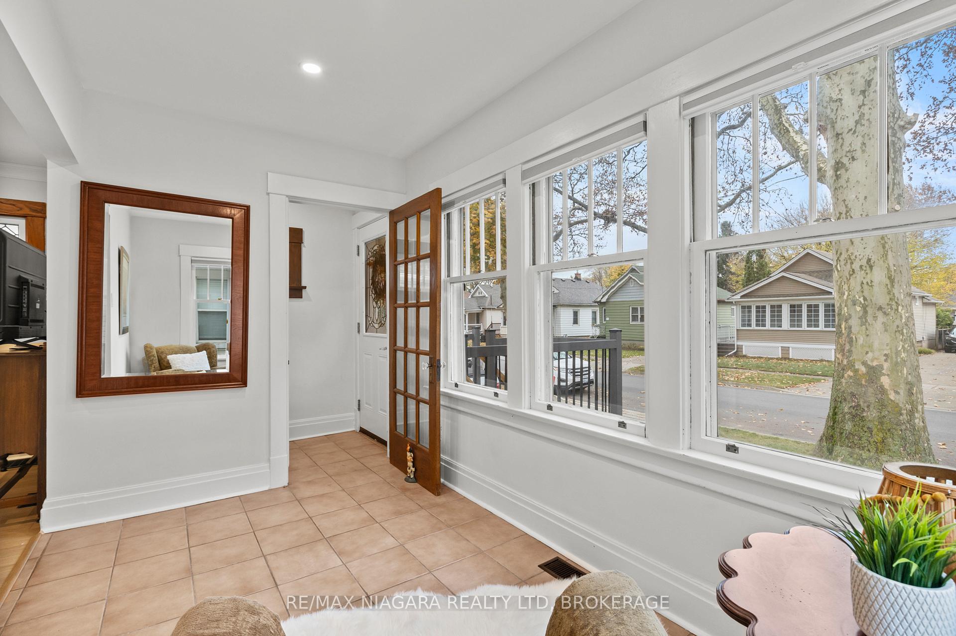 Photo 5 of 13 Linden Street, St. Catharines, Downtown — HOMEH
