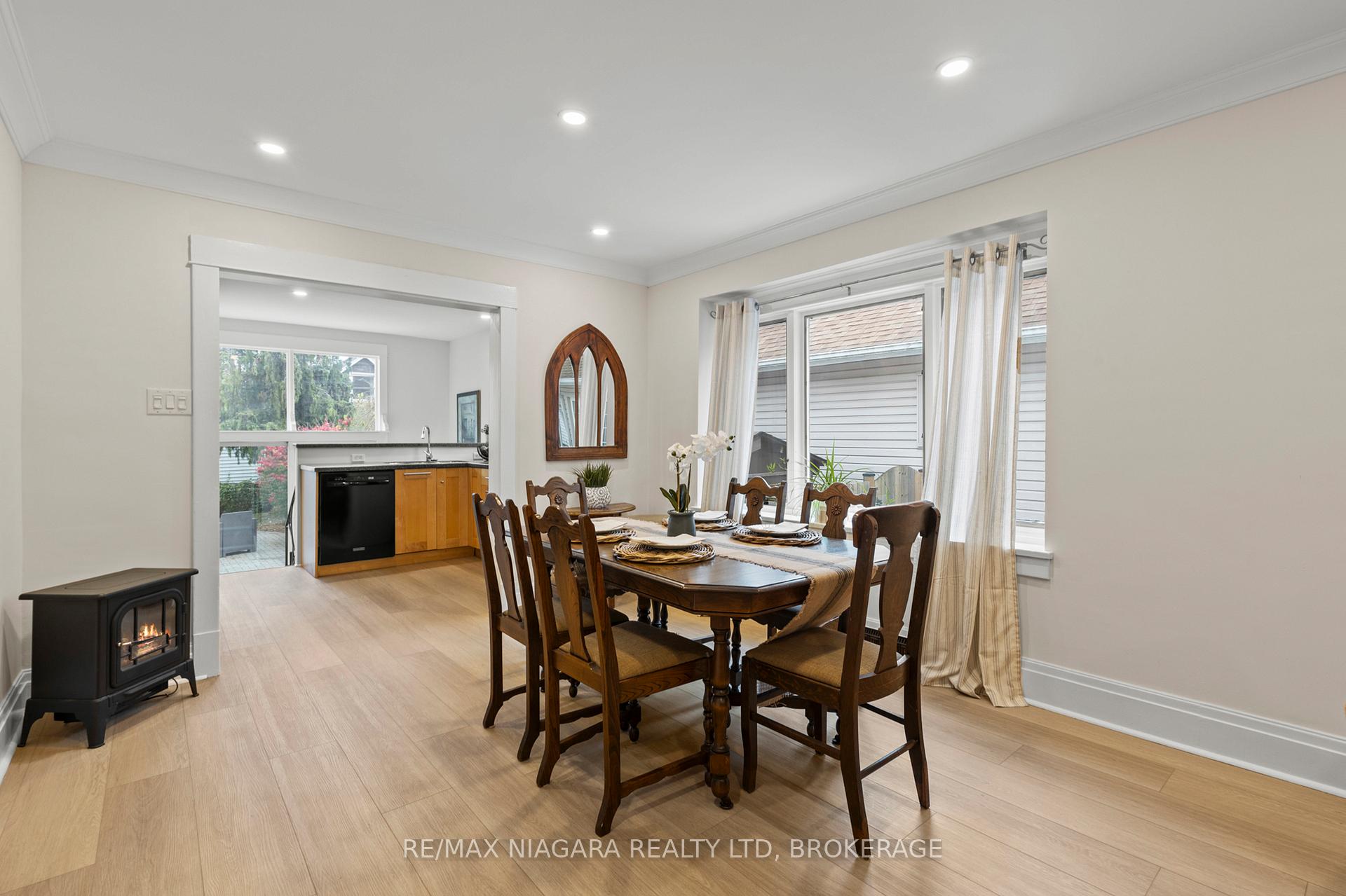Photo 10 of 13 Linden Street, St. Catharines, Downtown — HOMEH