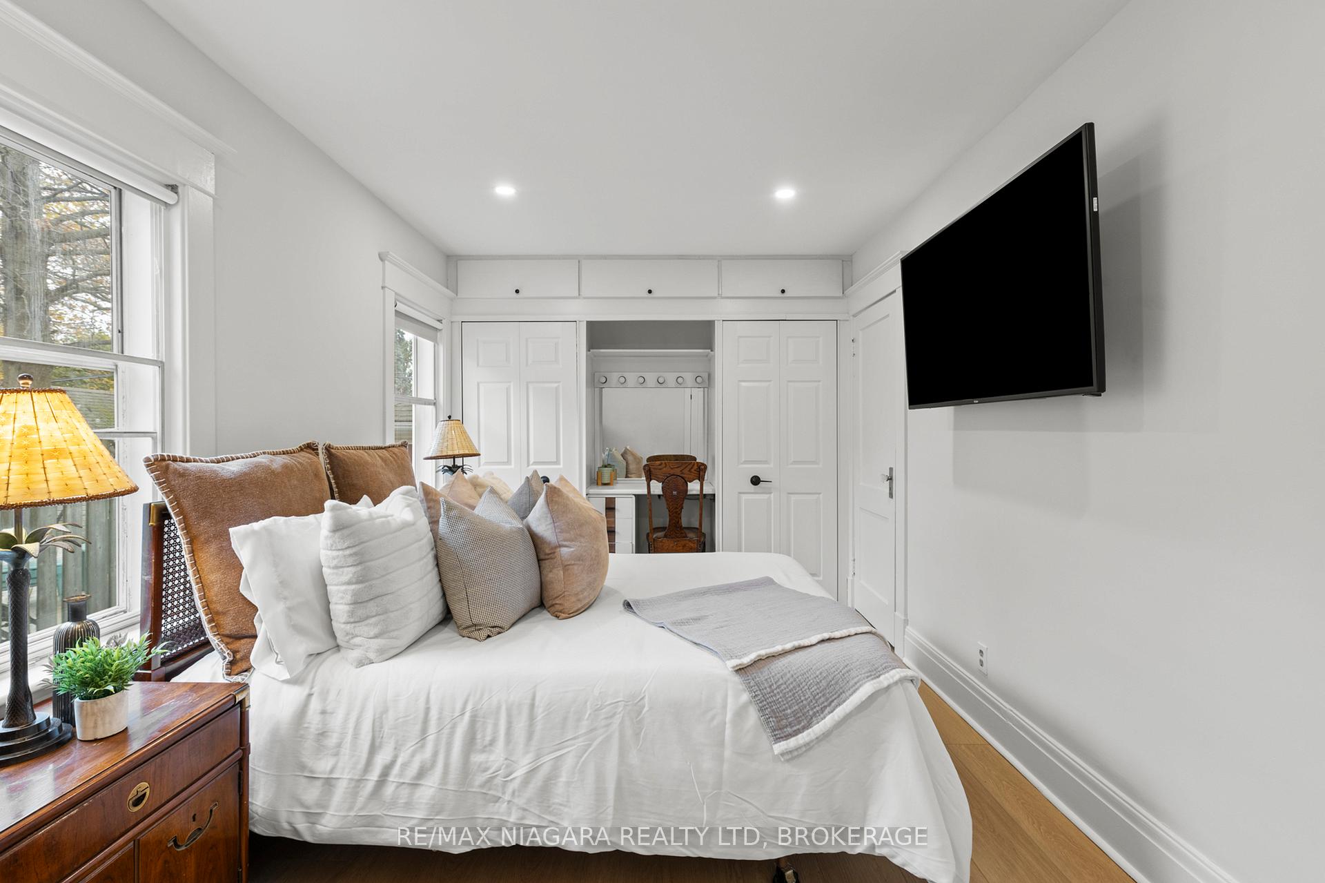Photo 12 of 13 Linden Street, St. Catharines, Downtown — HOMEH