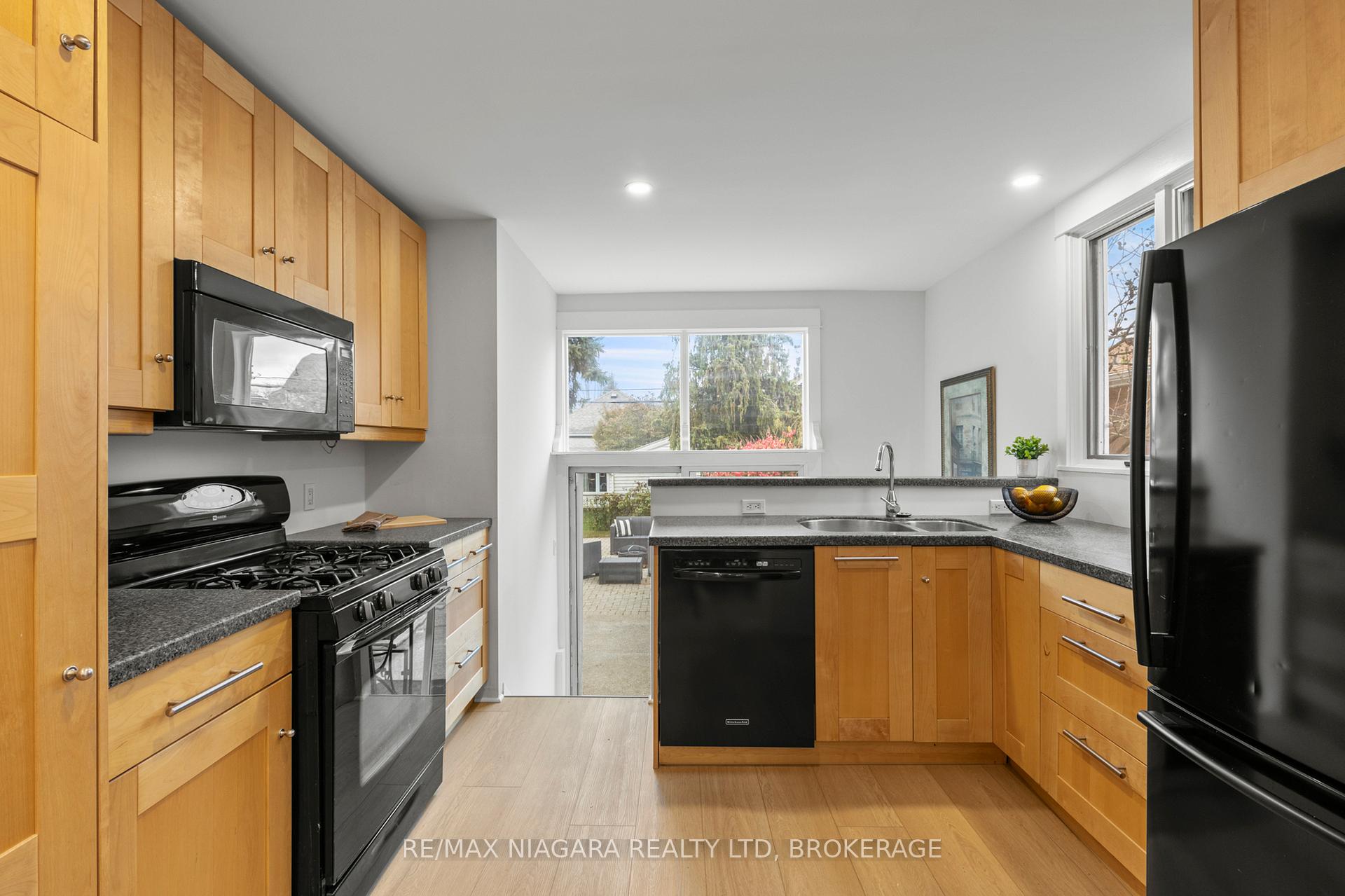 Photo 16 of 13 Linden Street, St. Catharines, Downtown — HOMEH