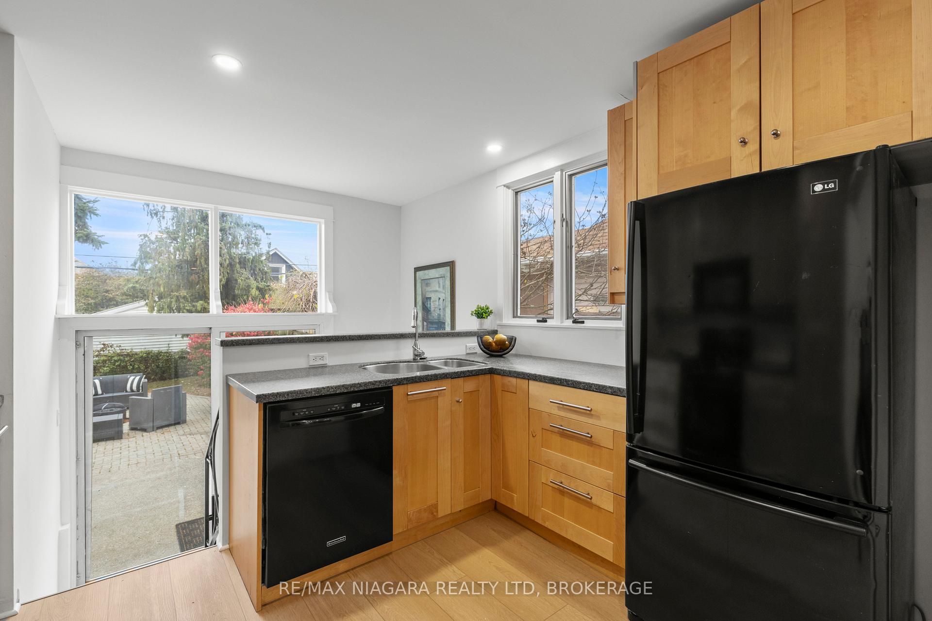 Photo 17 of 13 Linden Street, St. Catharines, Downtown — HOMEH