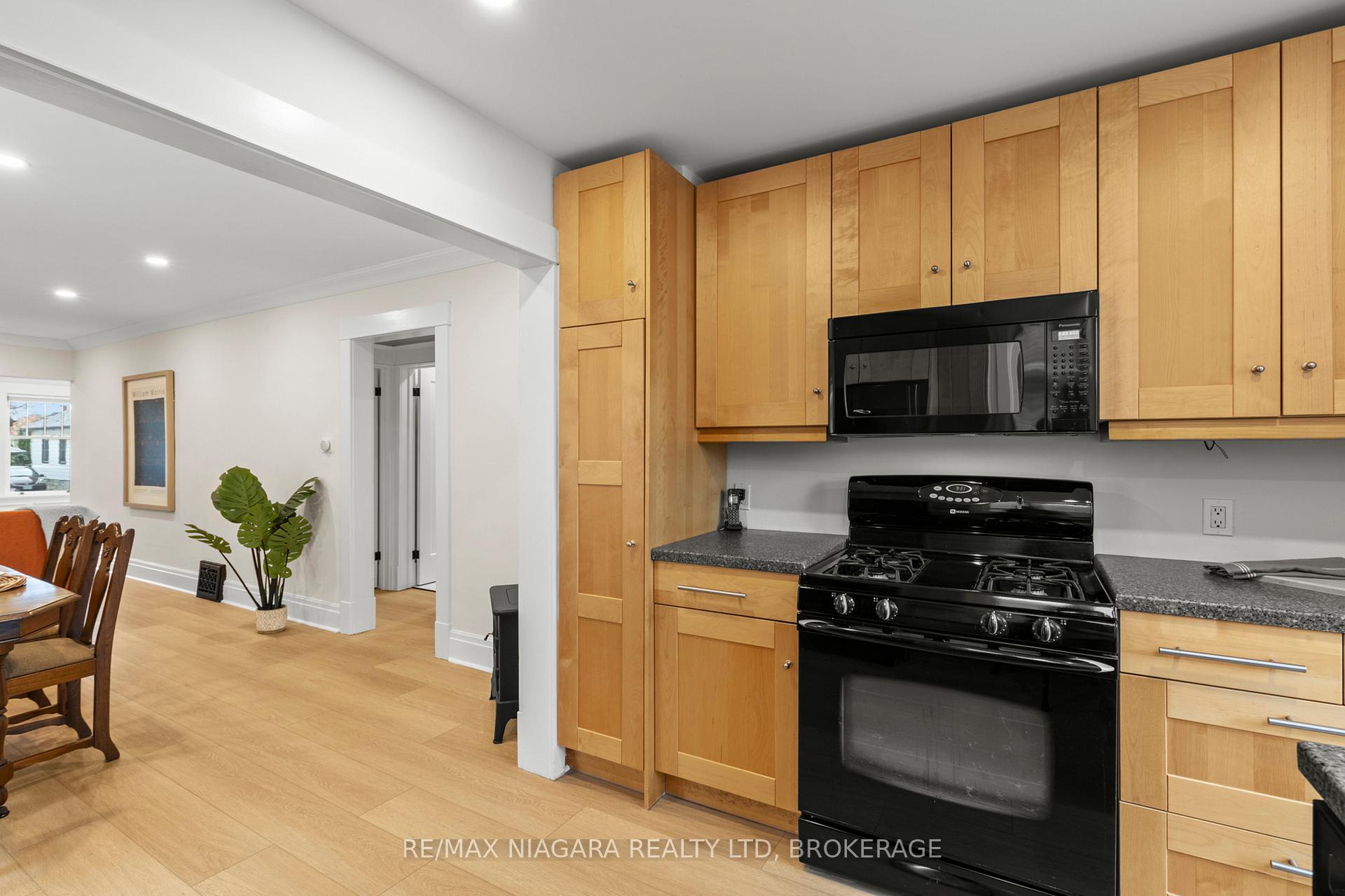 Photo 18 of 13 Linden Street, St. Catharines, Downtown — HOMEH