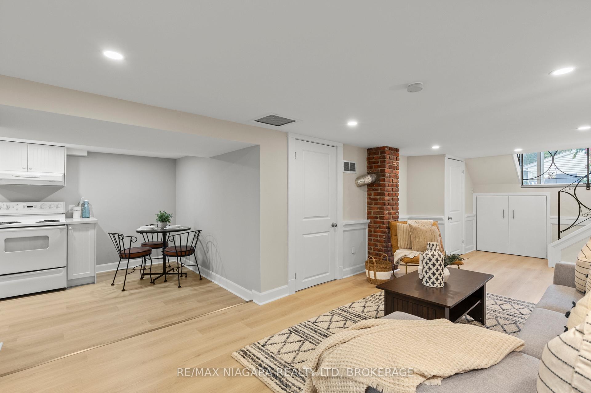 Photo 21 of 13 Linden Street, St. Catharines, Downtown — HOMEH