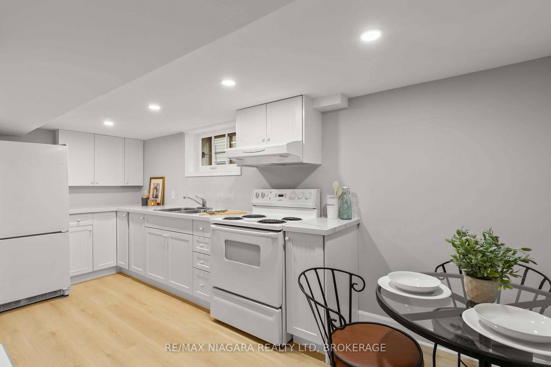 Photo 23 of 13 Linden Street, St. Catharines, Downtown — HOMEH