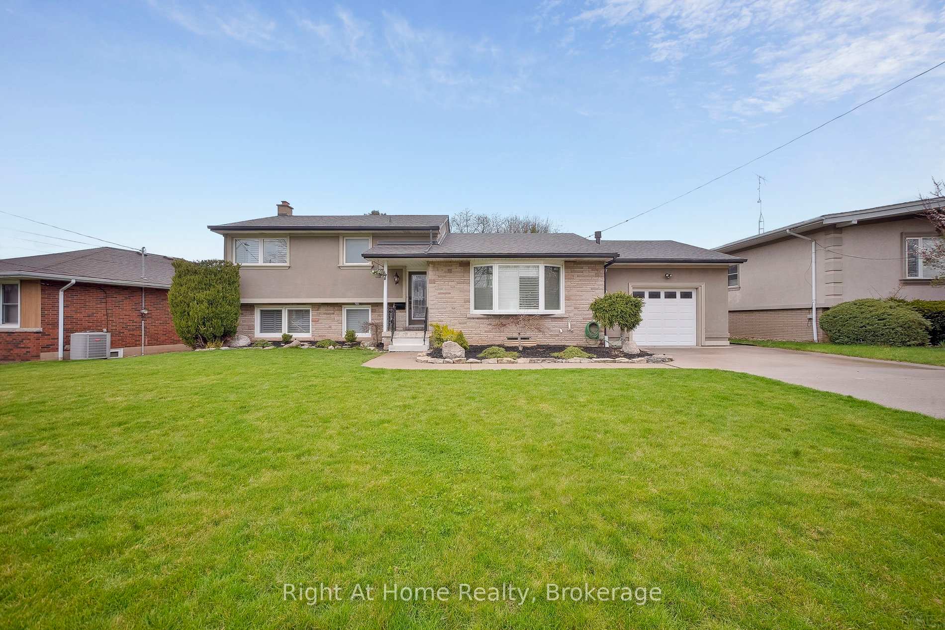 Photo 1 of 7 Passmore Street, Hamilton, Stoney Creek — HOMEH
