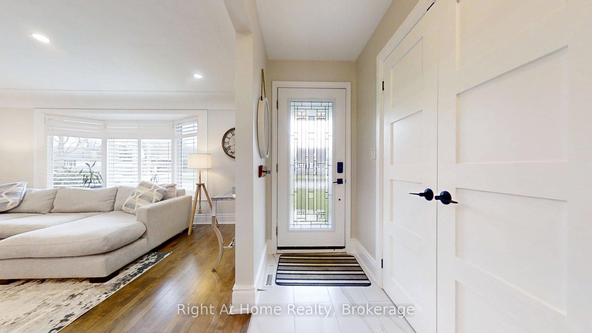 Photo 4 of 7 Passmore Street, Hamilton, Stoney Creek — HOMEH