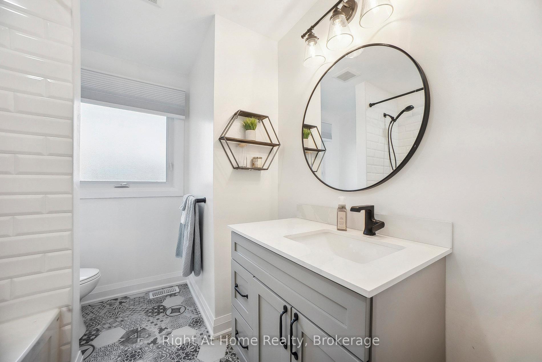 Photo 23 of 7 Passmore Street, Hamilton, Stoney Creek — HOMEH