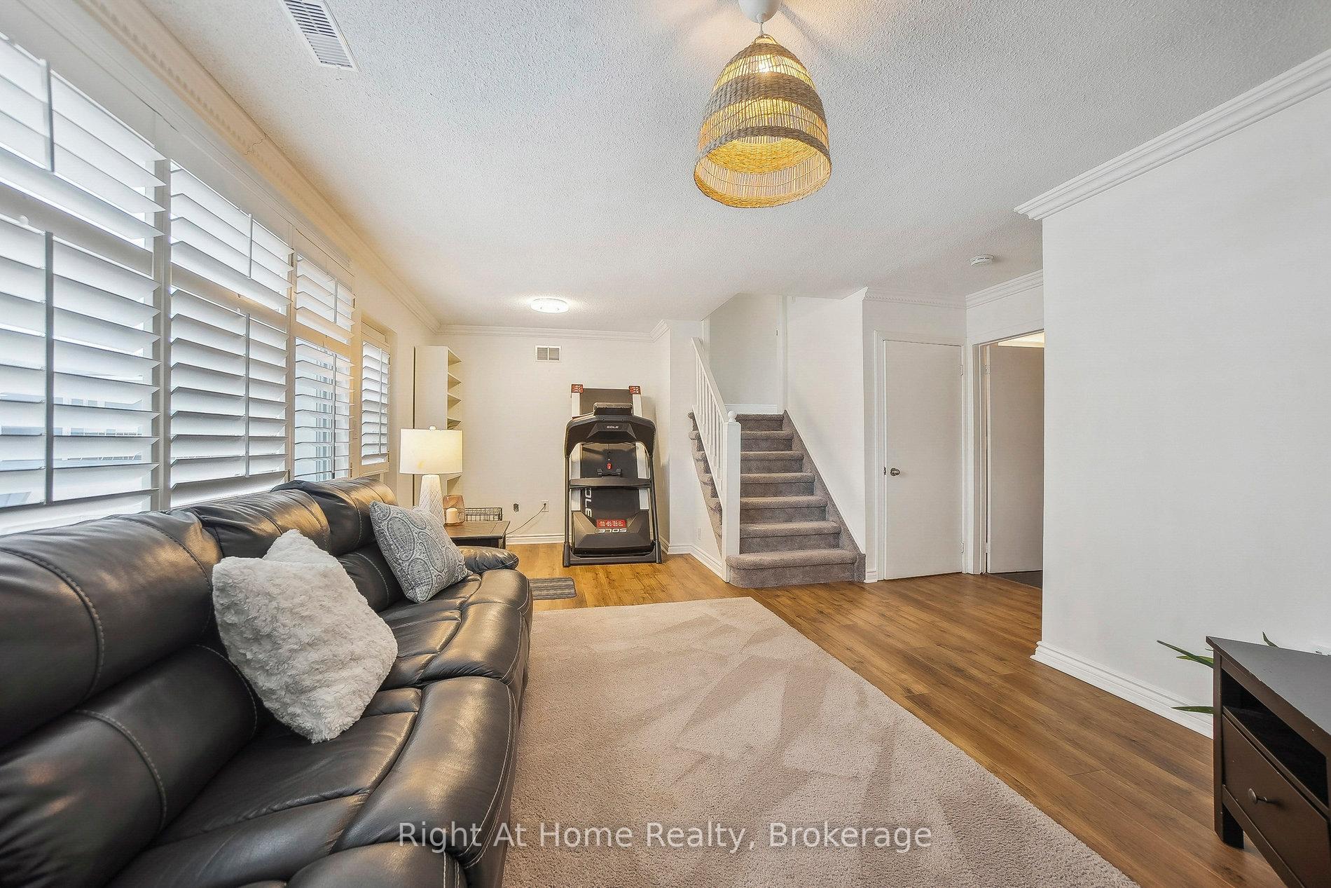 Photo 25 of 7 Passmore Street, Hamilton, Stoney Creek — HOMEH