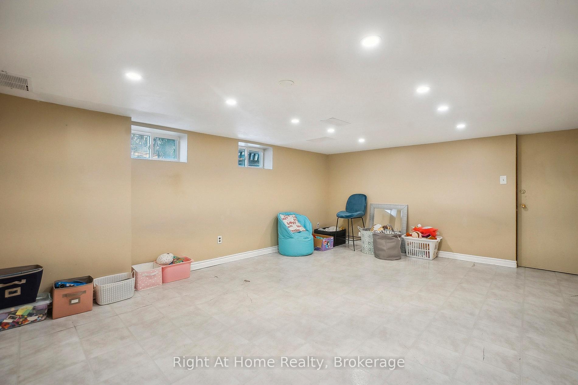 Photo 30 of 7 Passmore Street, Hamilton, Stoney Creek — HOMEH