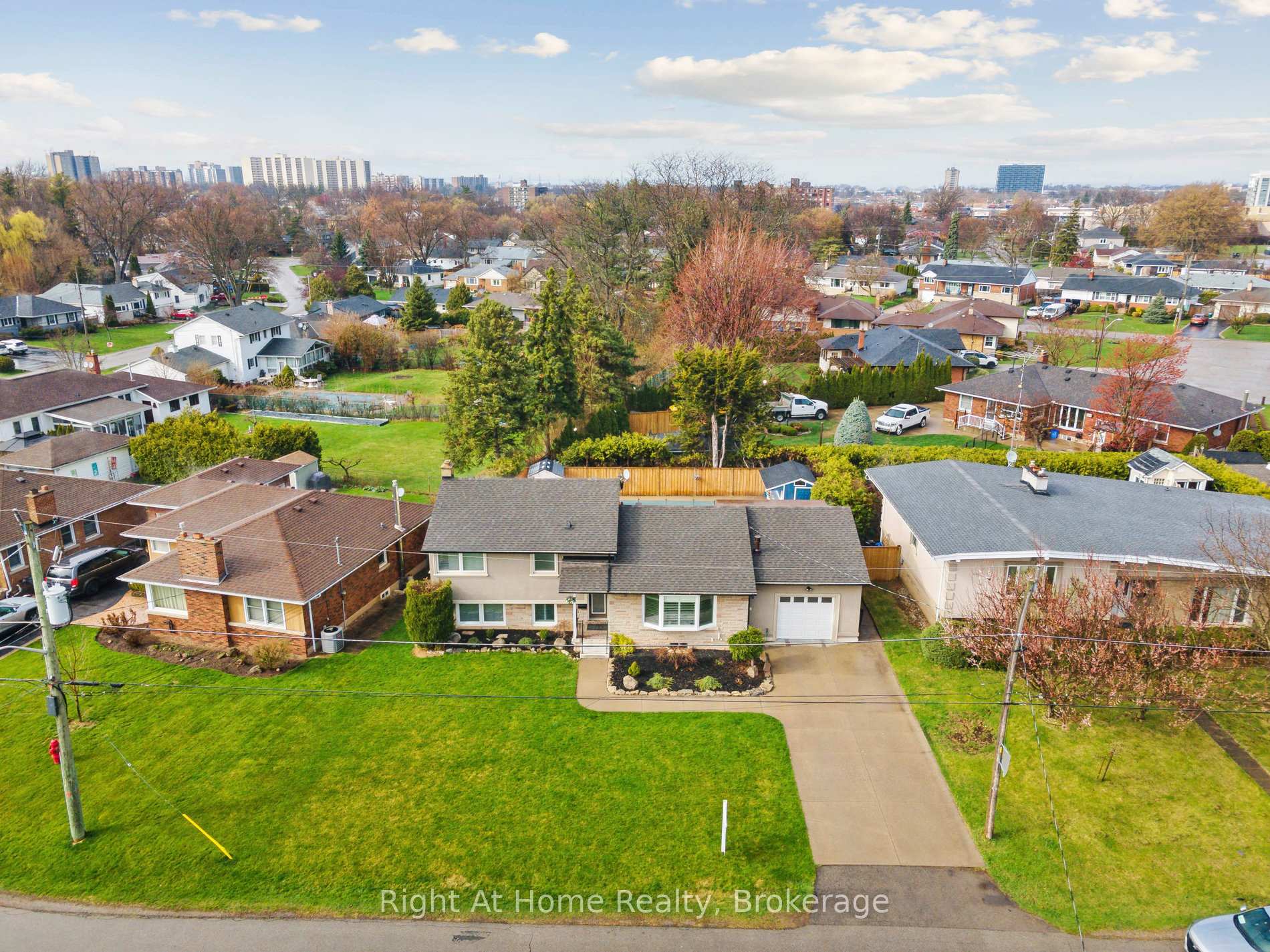 Photo 39 of 7 Passmore Street, Hamilton, Stoney Creek — HOMEH
