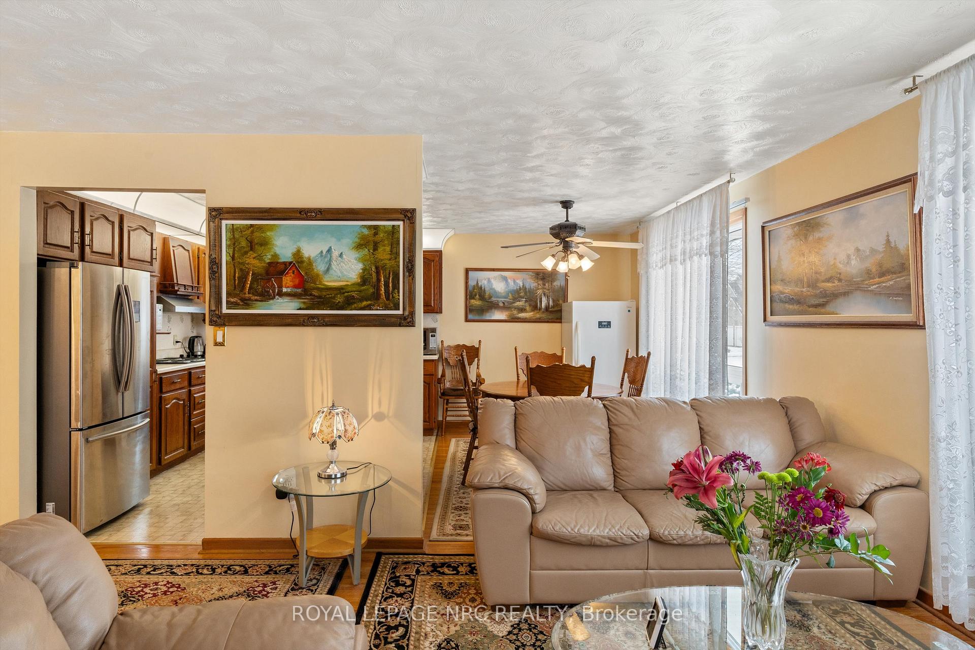 Photo 6 of 19 Ursula Avenue, St. Catharines, Burleigh Hill — HOMEH