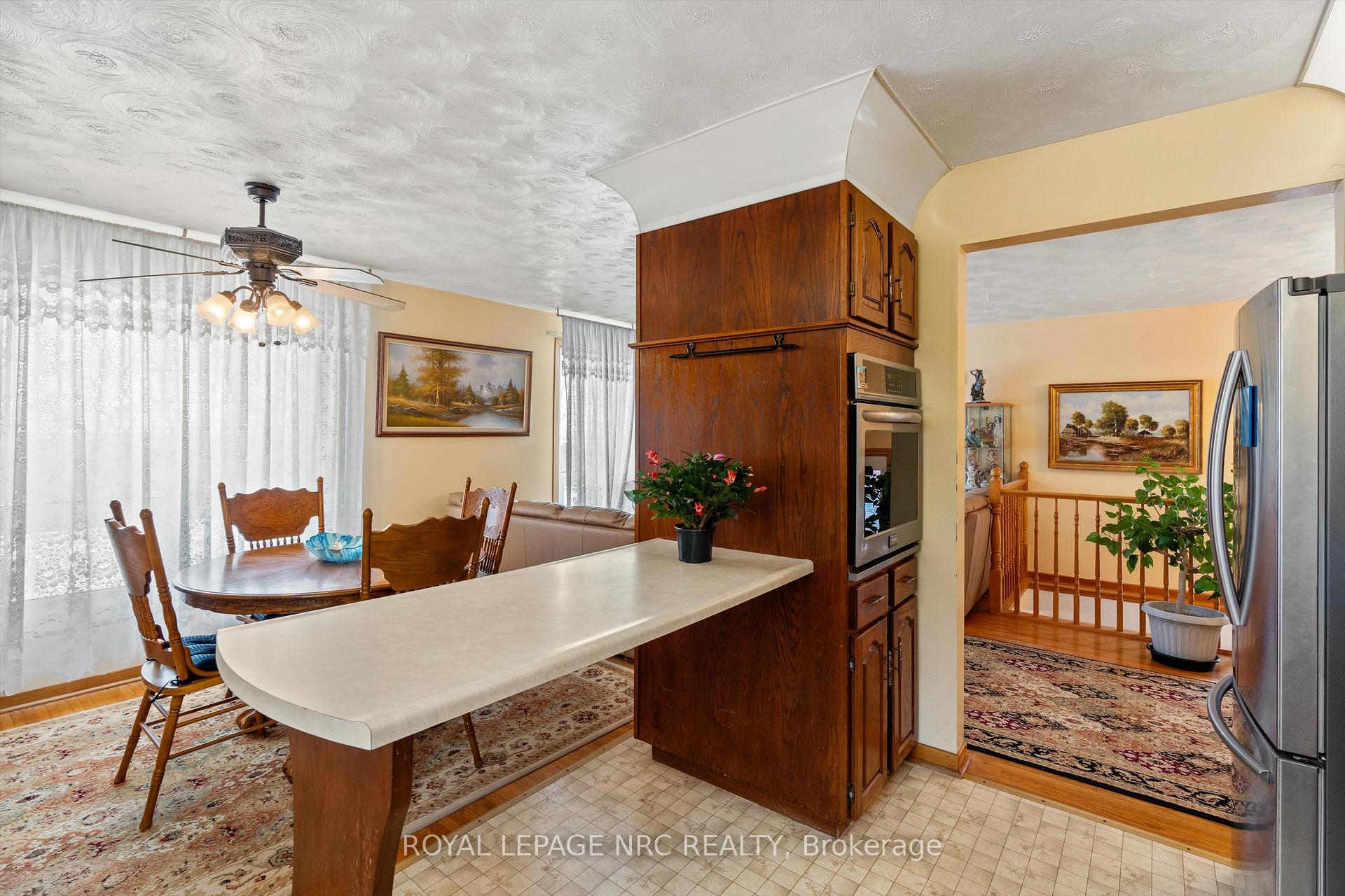 Photo 9 of 19 Ursula Avenue, St. Catharines, Burleigh Hill — HOMEH