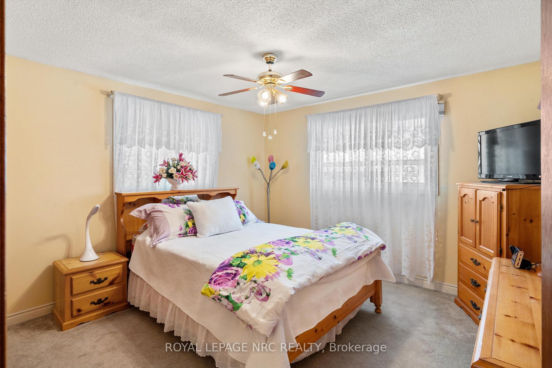 Photo 14 of 19 Ursula Avenue, St. Catharines, Burleigh Hill — HOMEH