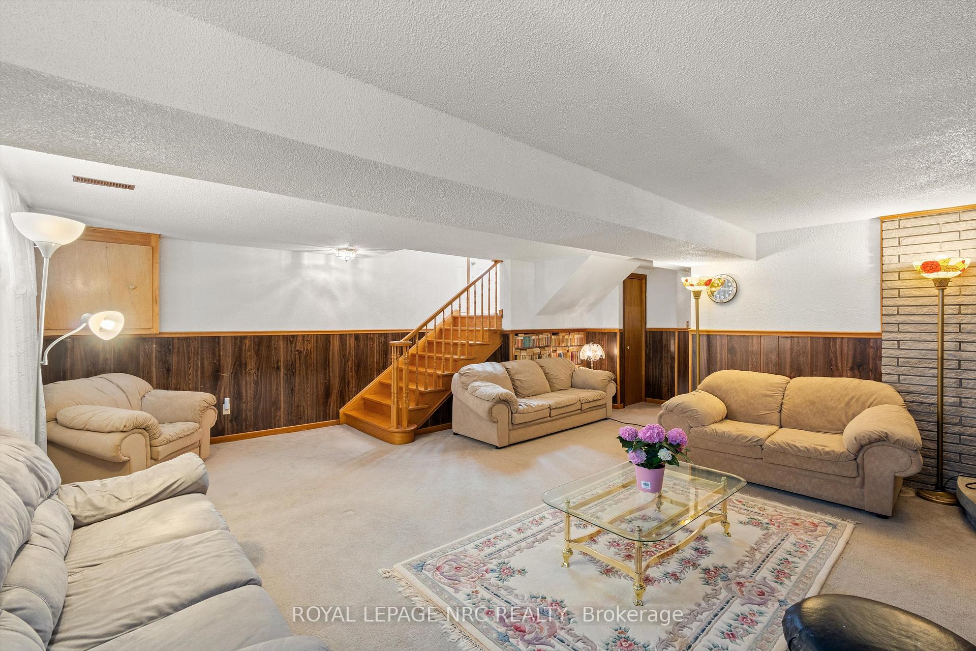 Photo 21 of 19 Ursula Avenue, St. Catharines, Burleigh Hill — HOMEH