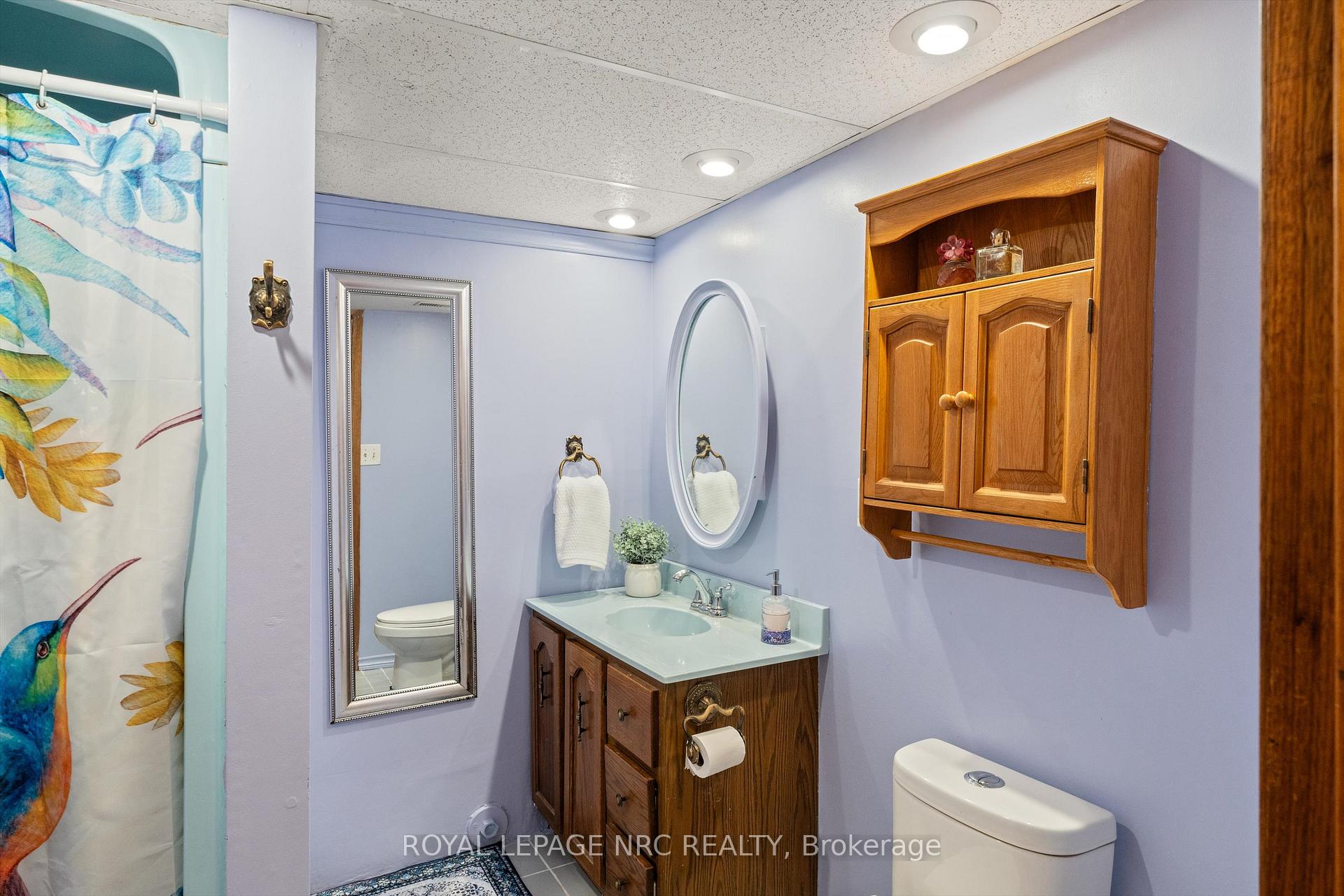 Photo 23 of 19 Ursula Avenue, St. Catharines, Burleigh Hill — HOMEH
