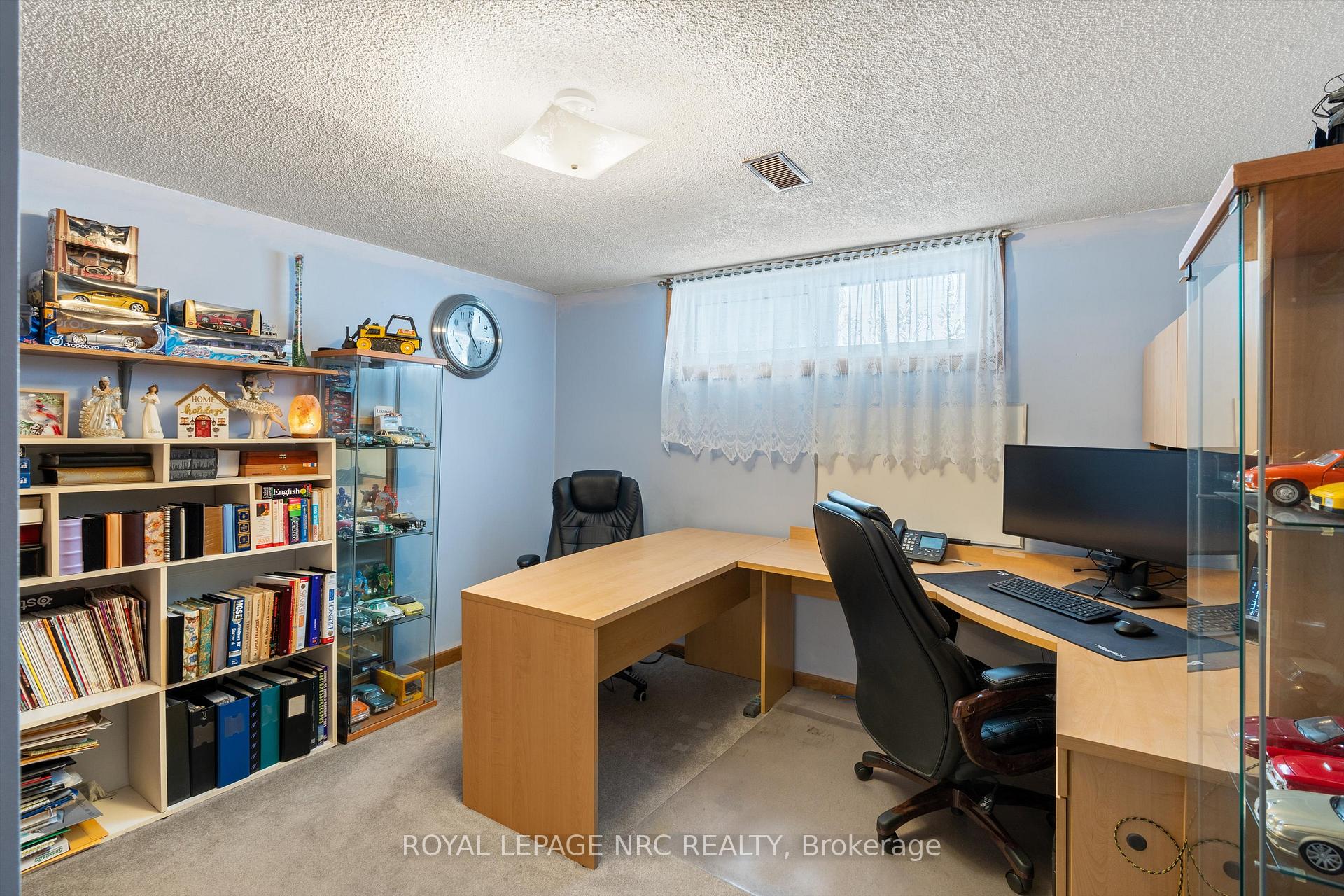 Photo 25 of 19 Ursula Avenue, St. Catharines, Burleigh Hill — HOMEH