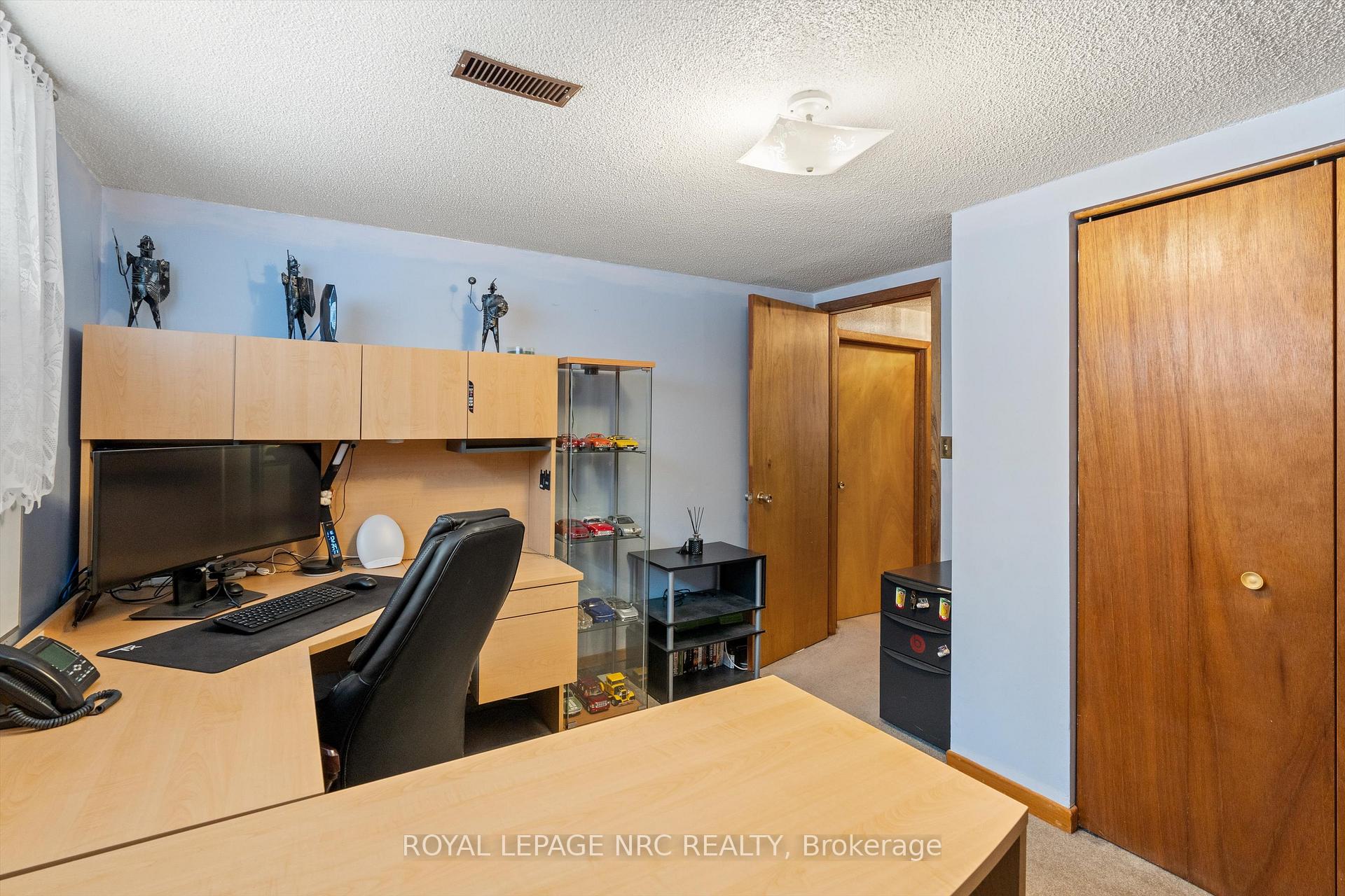 Photo 26 of 19 Ursula Avenue, St. Catharines, Burleigh Hill — HOMEH