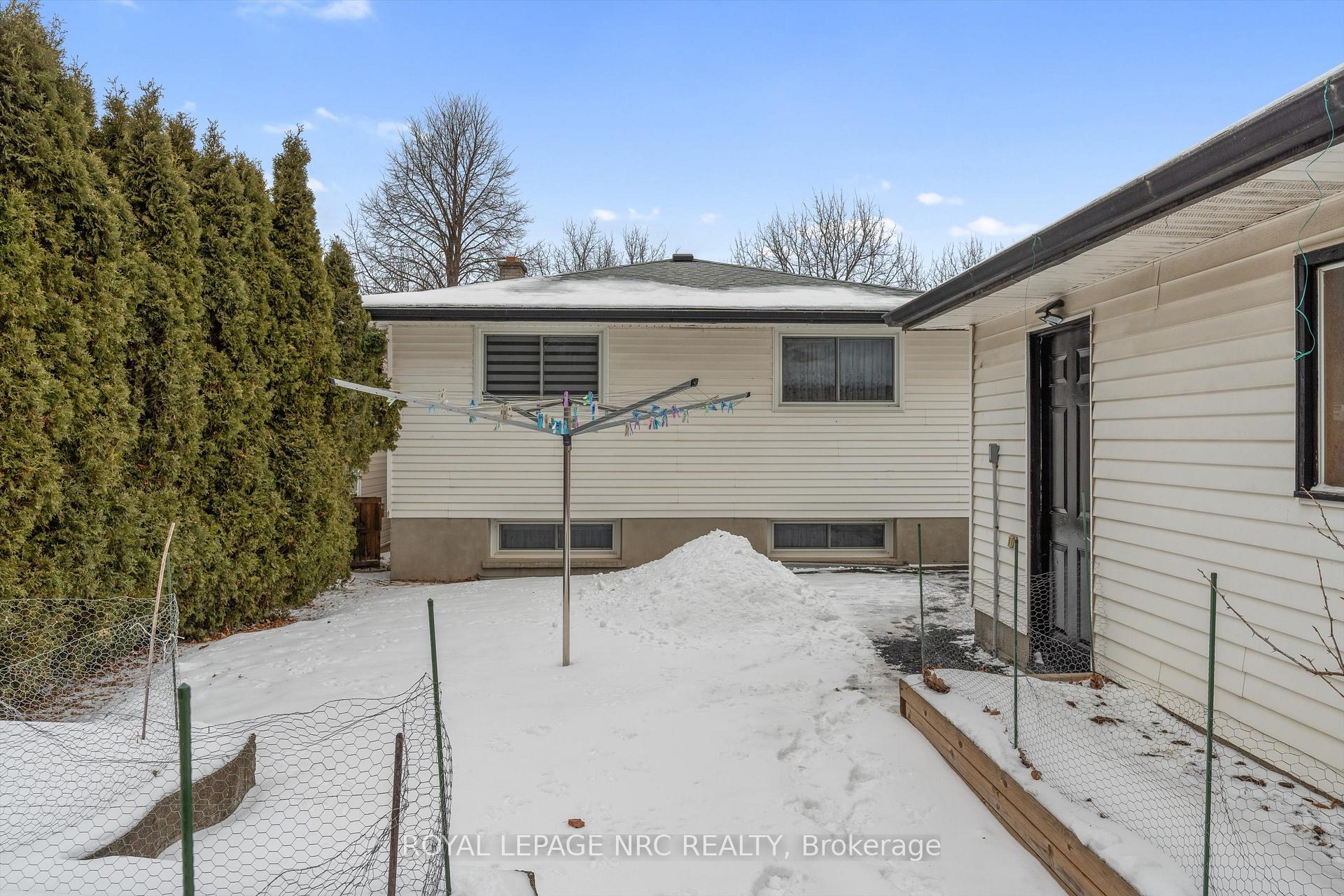 Photo 33 of 19 Ursula Avenue, St. Catharines, Burleigh Hill — HOMEH