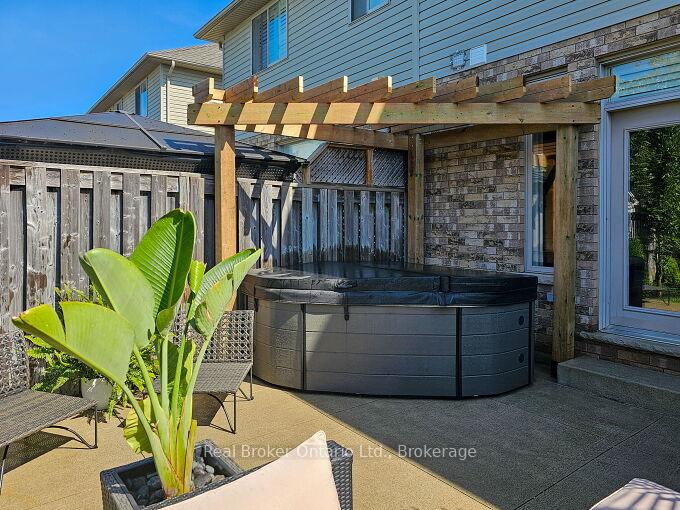 Photo 32 of 145 Tanglewood Drive, Hamilton, Binbrook — HOMEH