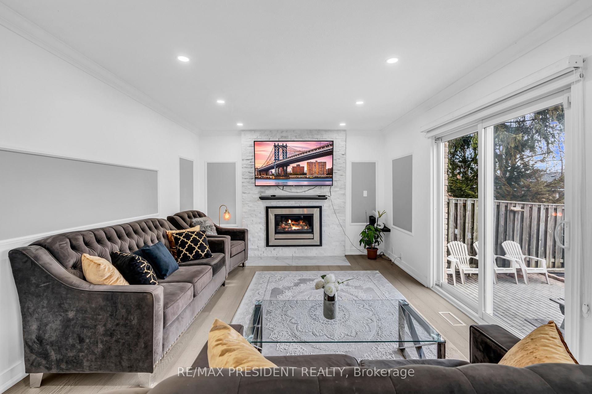 Photo 14 of 13 Marlborough Street, Brampton, Central Park — HOMEH