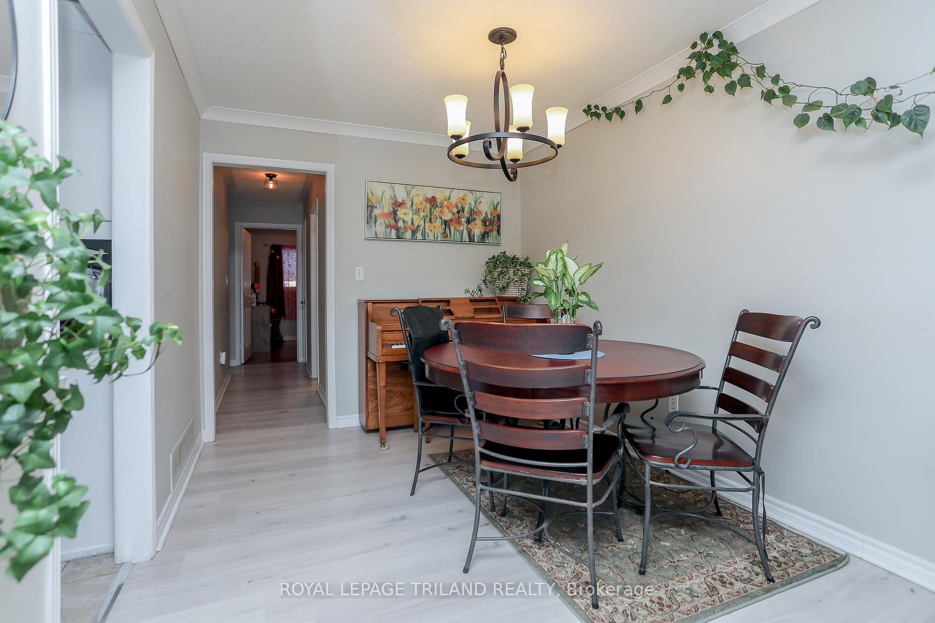 Photo 10 of 3 Bennett Place, St. Thomas — HOMEH