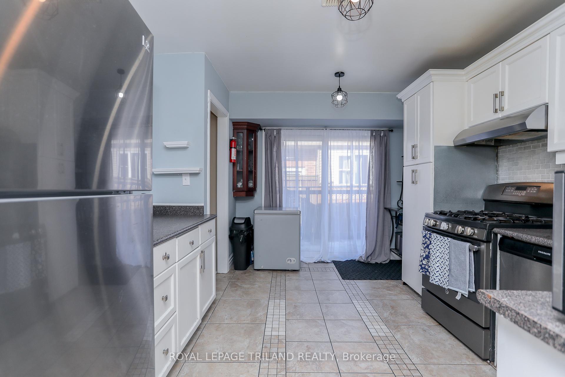 Photo 13 of 3 Bennett Place, St. Thomas — HOMEH