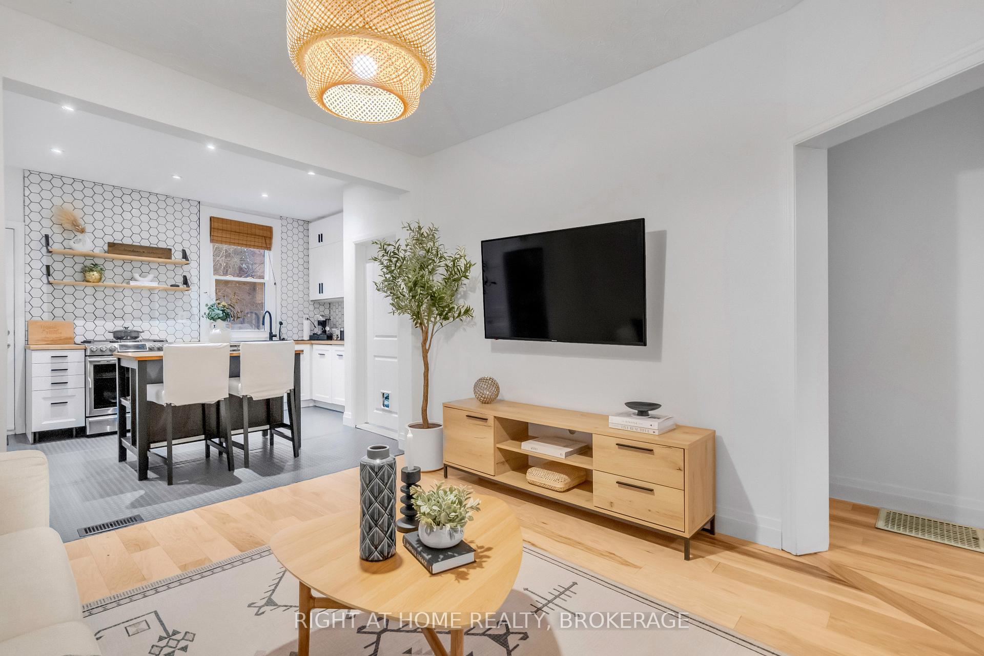 Photo 11 of 13 Cumberland Avenue, Hamilton, St. Clair — HOMEH