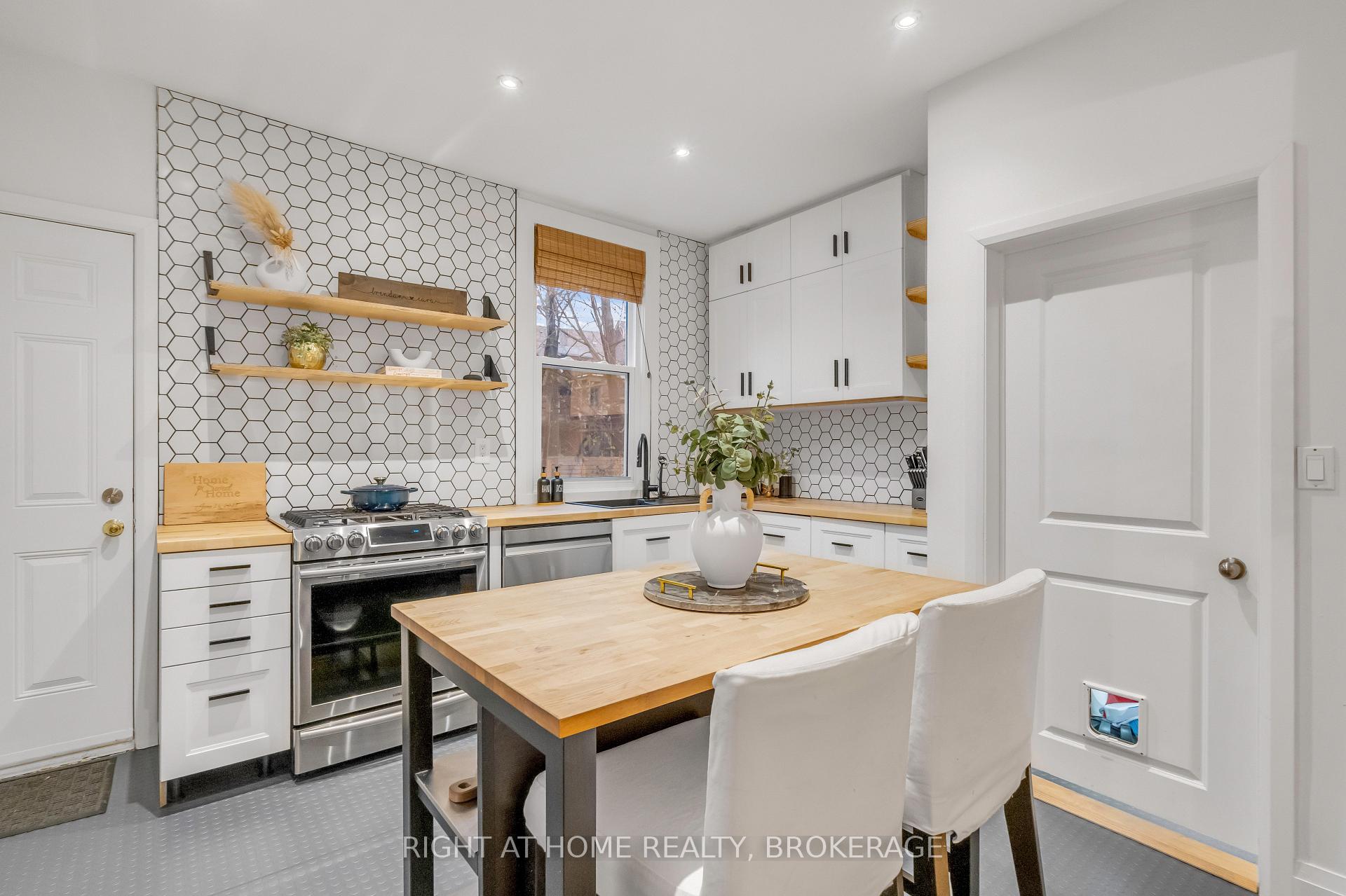 Photo 15 of 13 Cumberland Avenue, Hamilton, St. Clair — HOMEH