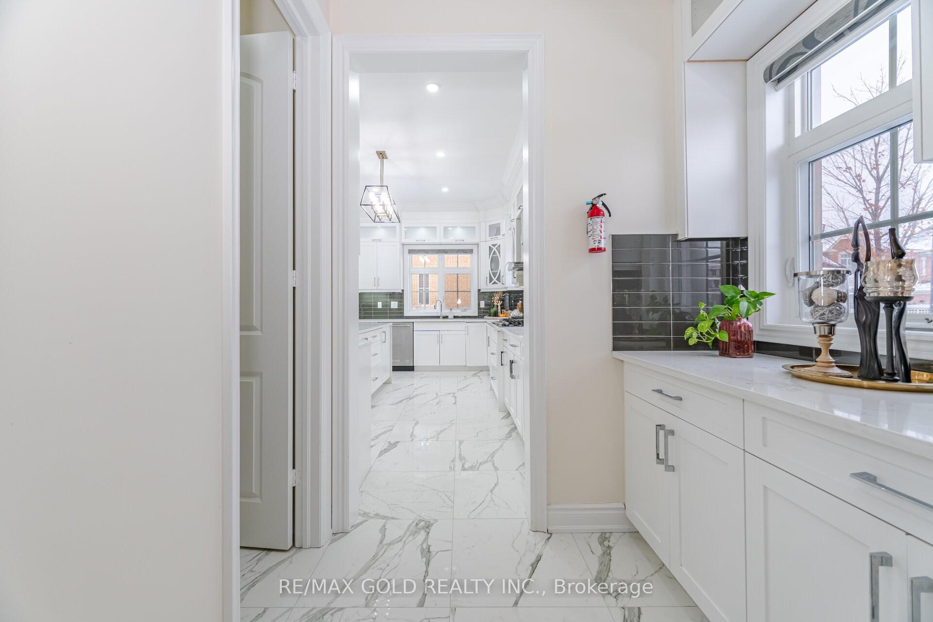 Photo 12 of 6 Duet Street, Brampton, Toronto Gore Rural Estate — HOMEH