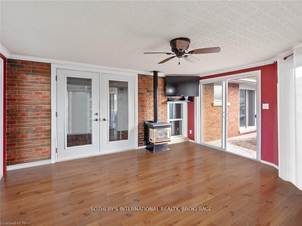 Photo 6 of 17 Clearview Heights, St. Catharines, Burleigh Hill — HOMEH