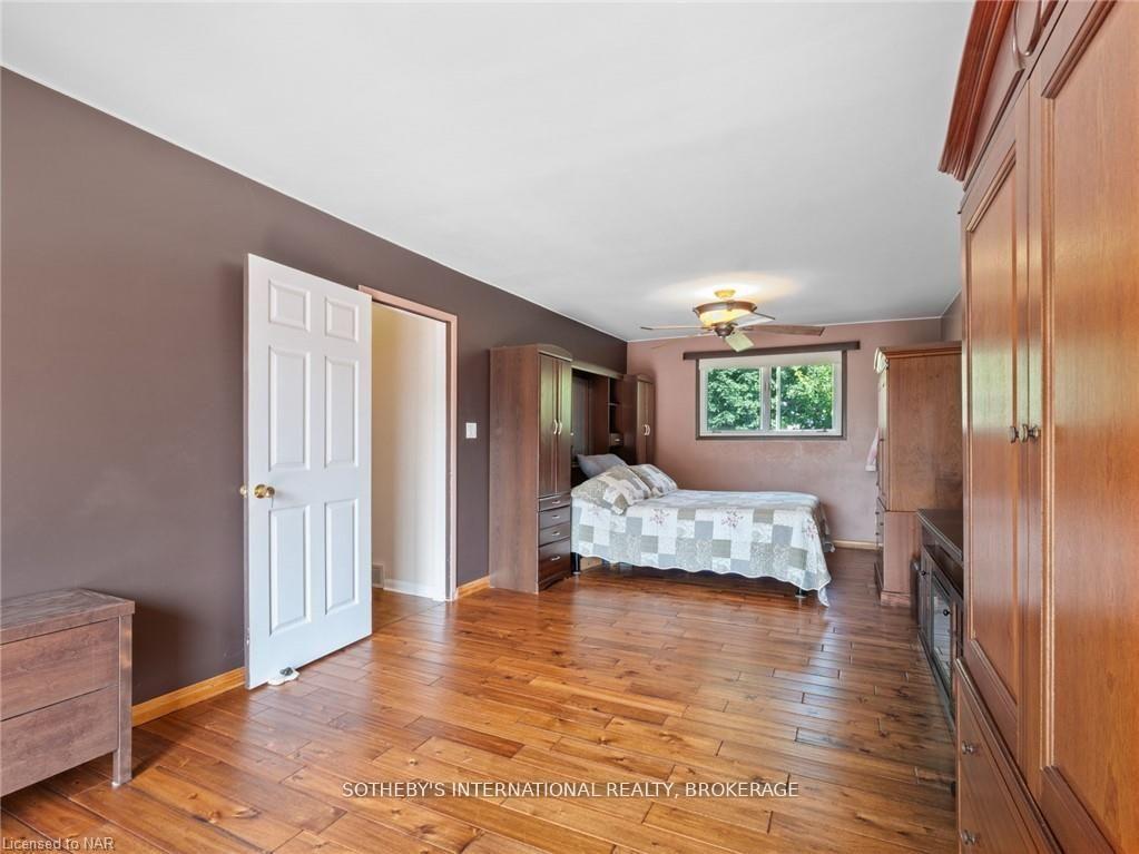 Photo 7 of 17 Clearview Heights, St. Catharines, Burleigh Hill — HOMEH