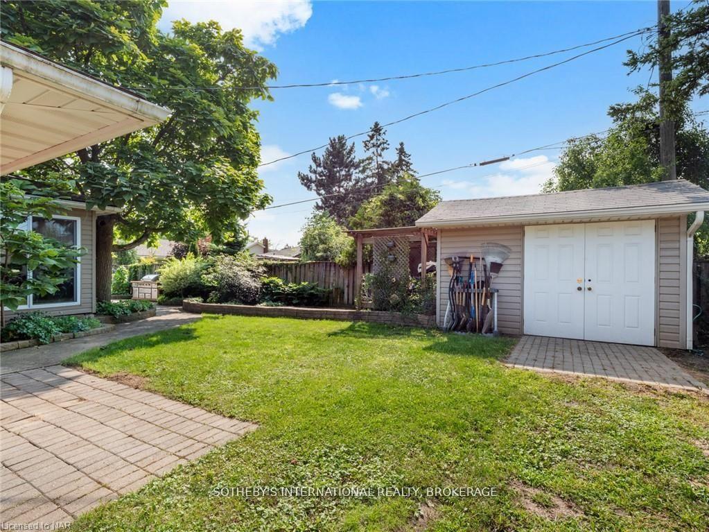 Photo 13 of 17 Clearview Heights, St. Catharines, Burleigh Hill — HOMEH