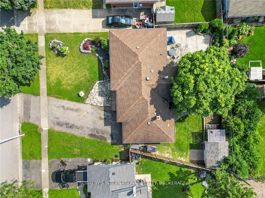 Photo 15 of 17 Clearview Heights, St. Catharines, Burleigh Hill — HOMEH