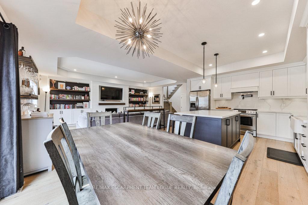 Photo 12 of 36 Warwick Road, Hamilton, Stoney Creek — HOMEH