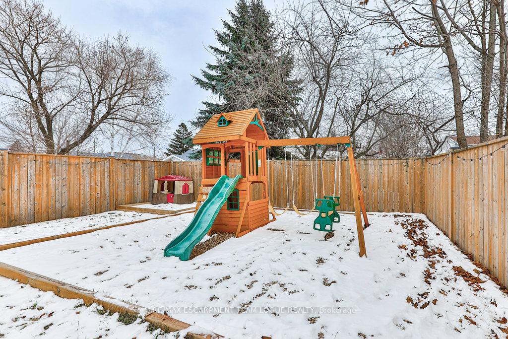 Photo 73 of 36 Warwick Road, Hamilton, Stoney Creek — HOMEH