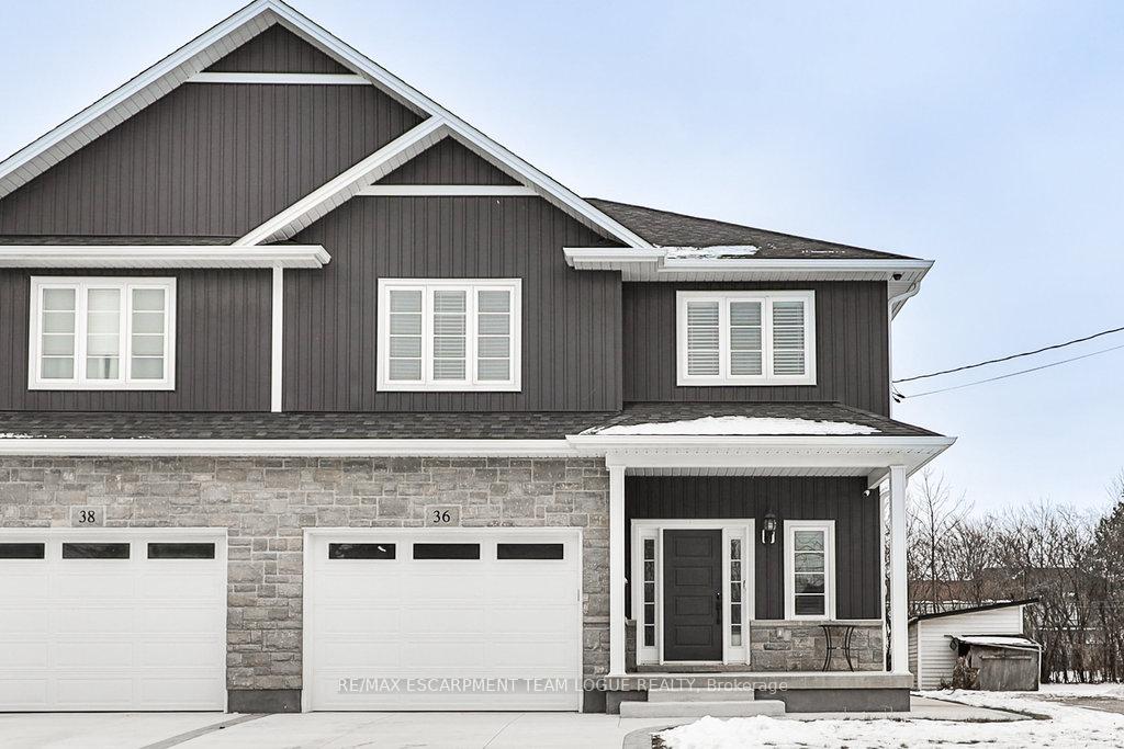Photo 2 of 36 Warwick Road, Hamilton, Stoney Creek — HOMEH