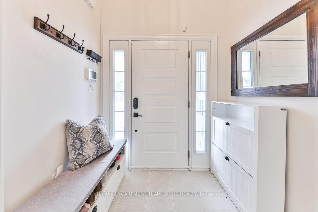 Photo 23 of 36 Warwick Road, Hamilton, Stoney Creek — HOMEH