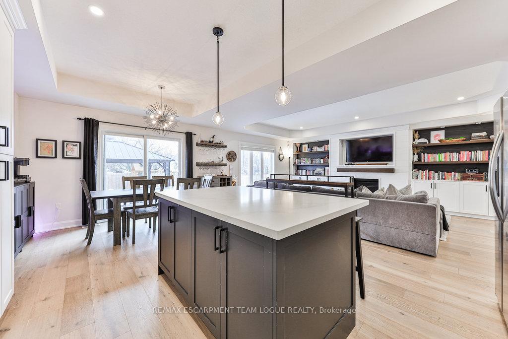 Photo 29 of 36 Warwick Road, Hamilton, Stoney Creek — HOMEH