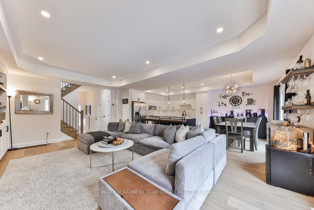 Photo 33 of 36 Warwick Road, Hamilton, Stoney Creek — HOMEH