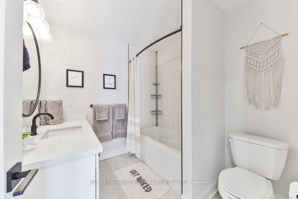 Photo 45 of 36 Warwick Road, Hamilton, Stoney Creek — HOMEH