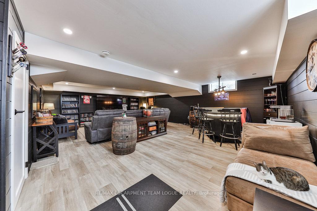 Photo 47 of 36 Warwick Road, Hamilton, Stoney Creek — HOMEH