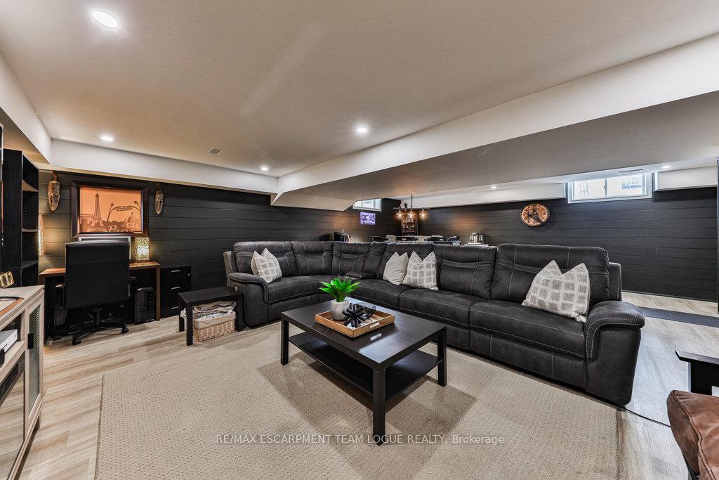 Photo 50 of 36 Warwick Road, Hamilton, Stoney Creek — HOMEH