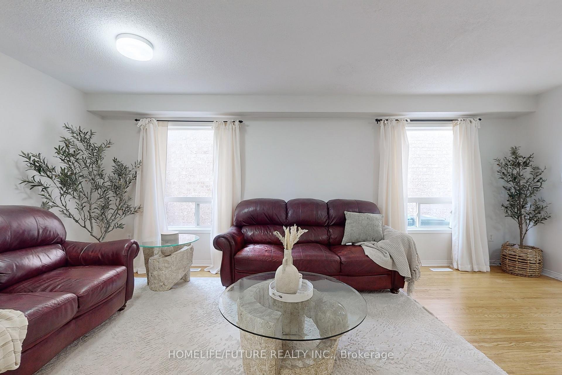 Photo 7 of 62 Lonestar Crescent, Brampton, Fletcher's Meadow — HOMEH