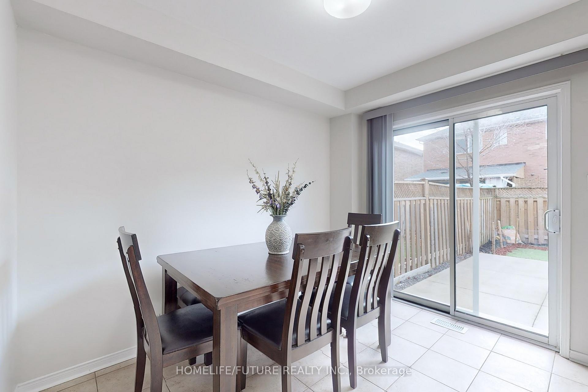 Photo 8 of 62 Lonestar Crescent, Brampton, Fletcher's Meadow — HOMEH